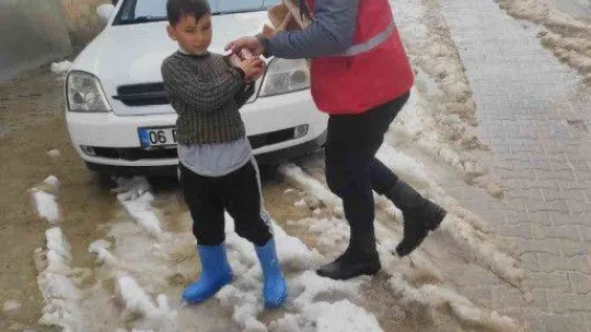 Kızılay ekipleri deprem bölgesinde