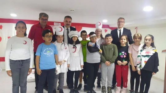 Kızılay Haftası' kutlama programı Mehmet Akif Ersoy İlkokulunda gerçekleştirildi