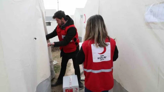 Kızılay hijyen malzemesi dağıtımlarını aralıksız sürdürüyor