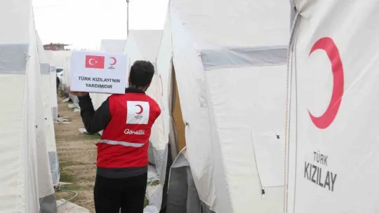 Kızılay hijyen malzemesi dağıtımlarını aralıksız sürdürüyor