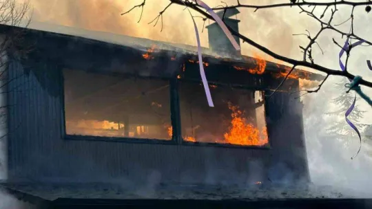 Kızılcahamam'da ahşap restoran alevlere teslim oldu