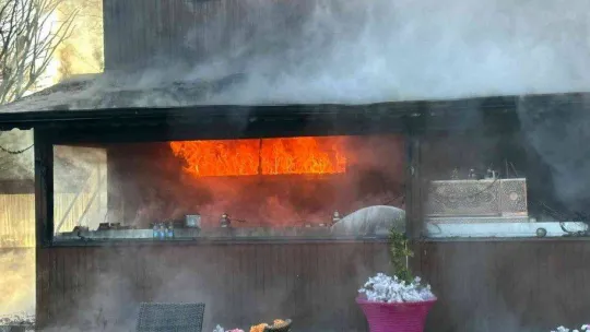 Kızılcahamam'da ahşap restoran alevlere teslim oldu