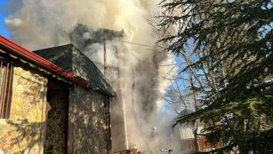 Kızılcahamam'da ahşap restoran alevlere teslim oldu