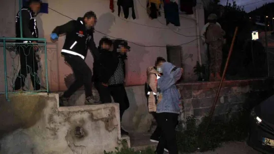 Kocaeli'de 'Kökünü Kurutma Operasyonu'nda 157 şüpheli tutuklandı