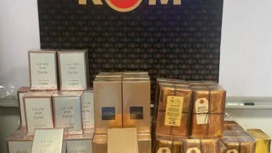 Kocaeli'de 66 gümrük kaçağı parfüm, 360 kilo bandrolsüz nargile tütünü ele geçirildi