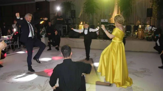 Kocaeli'de dikkat çeken sünnet düğünü, siyasiler akın etti