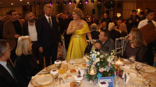 Kocaeli'de dikkat çeken sünnet düğünü, siyasiler akın etti