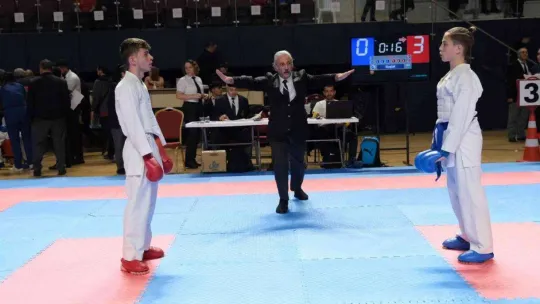 Kocaeli'de karate rüzgarı