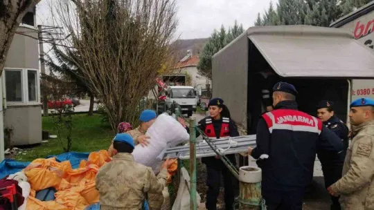 Kocaeli jandarmasından Düzce'ye yardım eli
