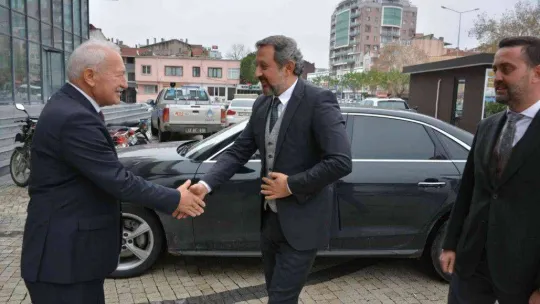 Kocaeli Milletvekili Mehmet Akif Yılmaz, Başkan Yılmaz'ı ziyaret etti