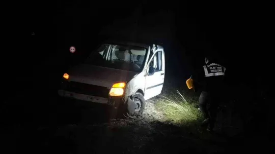 Kontolden çıkan araç yamaca çarpıp 40 metre sürüklendi: 1 ölü