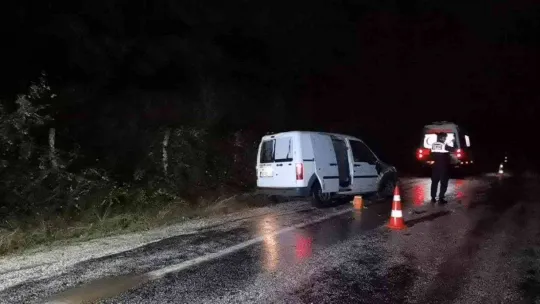 Kontolden çıkan araç yamaca çarpıp 40 metre sürüklendi: 1 ölü