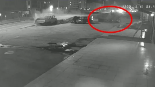 Kontrolden çıkan iki otomobil araziye düştü: 2 yaralı