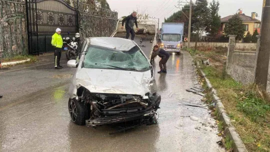 Kontrolden çıkan otomobil takla attı