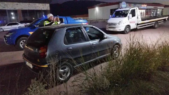 Kontrolden çıkıp takla atan otomobil park halindeki araçlara çarptı