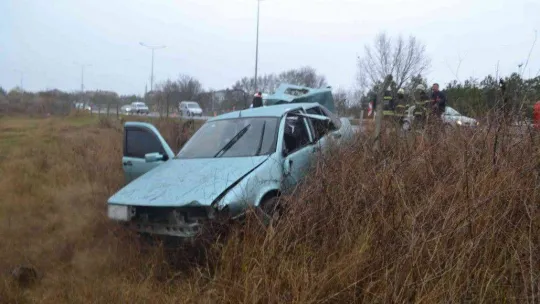 Köpeğe çarpmamak için manevra yapıp tarlaya girdi, aracının başında gözyaşı döktü