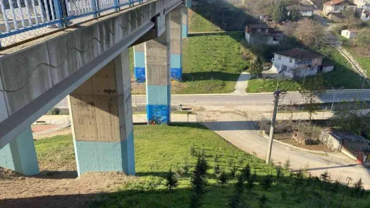 Köprü altında ölü bulunan 13 yaşındaki kız son yolculuğuna uğurlandı