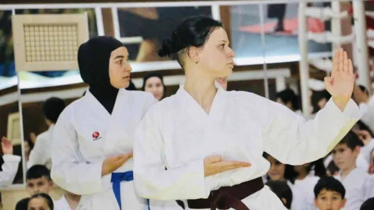 Körfez'de 200 sporcuya yeni kuşak