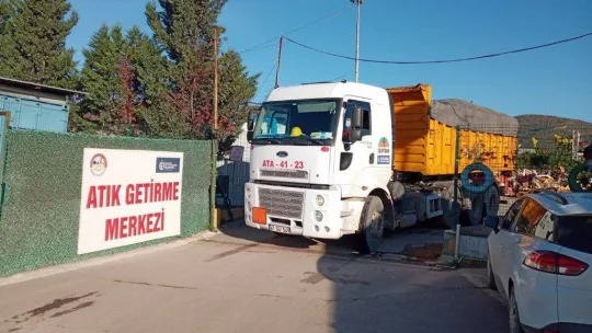 Körfez'de 5 ton 680 kilo tehlikeli atık toplandı