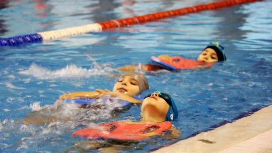 Körfez'de milli yüzücüler yetişiyor