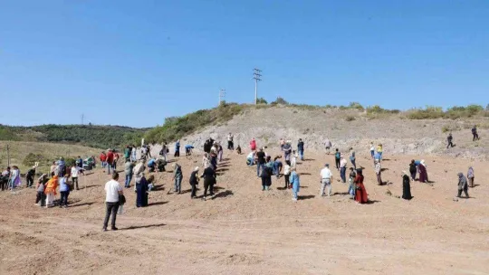 Körfez'in çınarları gelecek için fidan dikti