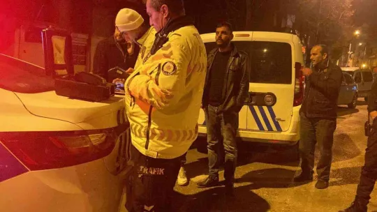 Kovalamaca sonucu yakalanan alkollü ve ehliyetsiz sürücü:' Bizi yaktınız memur bey'