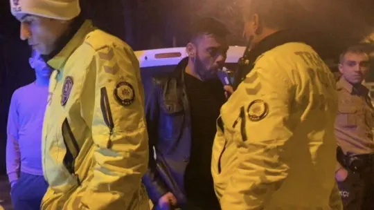 Kovalamaca sonucu yakalanan alkollü ve ehliyetsiz sürücü:' Bizi yaktınız memur bey'