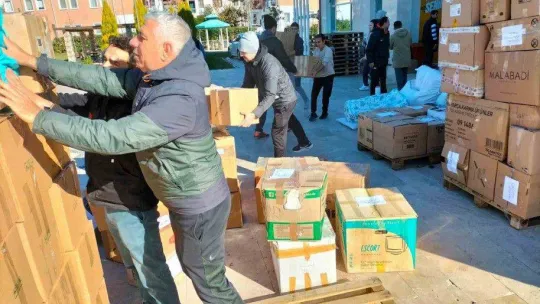 Köyceğiz'de depremzedeler için yardım kampanyası devam ediyor