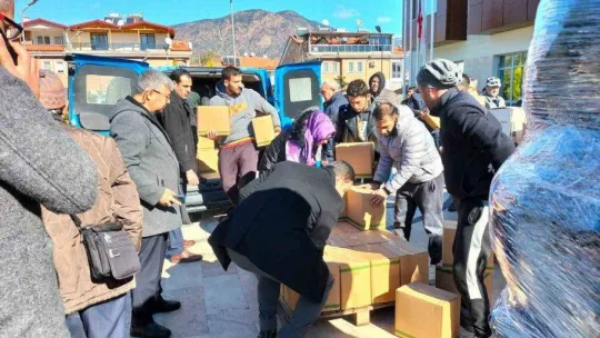 Köyceğiz'de depremzedeler için yardım kampanyası devam ediyor