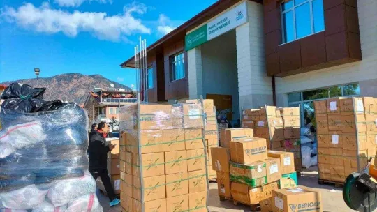 Köyceğiz'de depremzedeler için yardım kampanyası devam ediyor