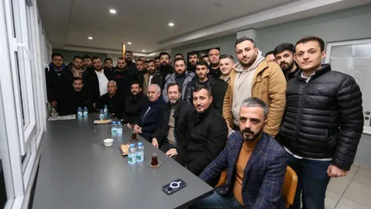 Kozlarını futbol turnuvasında paylaşıyorlar