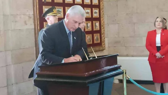 Küba Devlet Başkanı Bermudez, Anıtkabir'i ziyaret etti