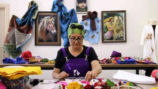 Küçücük odadan hayvanların yününü dünyaya ihraç etmeyi başardılar