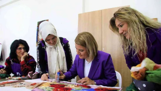 Küçücük odadan hayvanların yününü dünyaya ihraç etmeyi başardılar