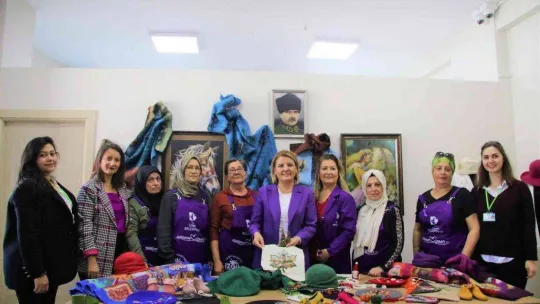 Küçücük odadan hayvanların yününü dünyaya ihraç etmeyi başardılar