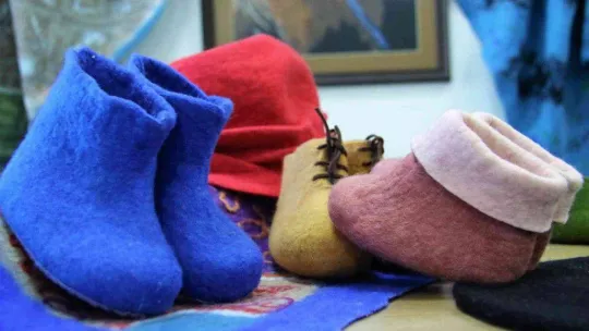 Küçücük odadan hayvanların yününü dünyaya ihraç etmeyi başardılar