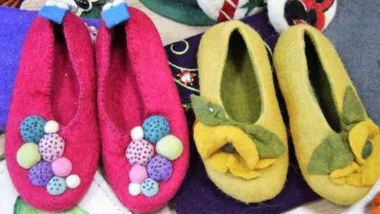 Küçücük odadan hayvanların yününü dünyaya ihraç etmeyi başardılar