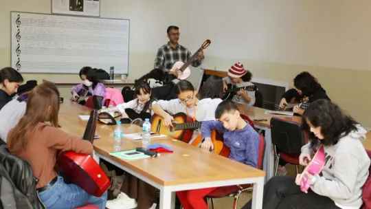 Küçükçekmece Belediyesi Sanat ve Meslek Kursları devam ediyor