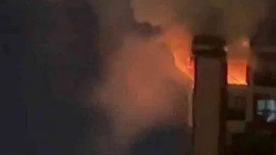 Küçükçekmece'de 14 katlı binada çıkan yangın büyük paniğe neden oldu