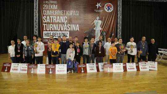 Küçükçekmece'de 29 Ekim Satranç Turnuvası heyecanı