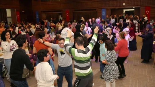 Küçükçekmece'de engelsiz yaşama destek yemeği