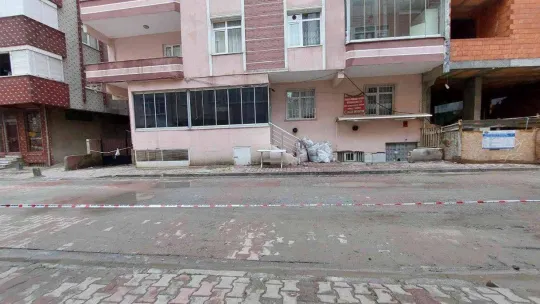 Küçükçekmece'de kolonu patlayan bina için yıkım kararı