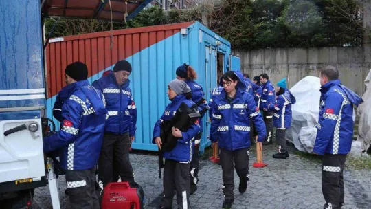 Küçükçekmece'den afet bölgesine destek