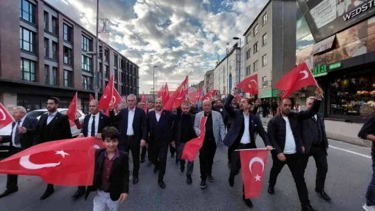 Küçükçekmece esnafından teröre lanet yürüyüşü