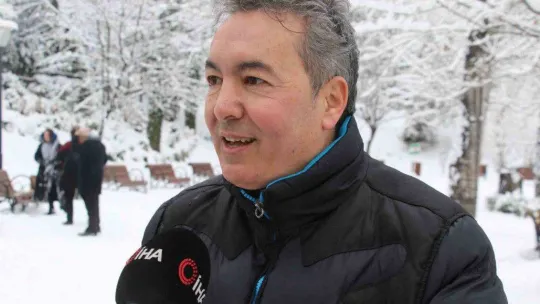 Kuğulu Park'ta kar coşkusu