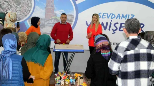 Kum oyunu terapisiyle stres ve travmalardan kurtuluyorlar