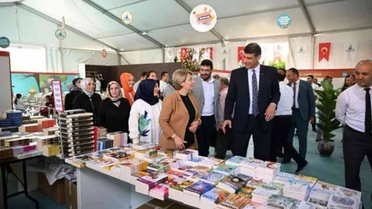 Kumbaraya bağışlanan kitaplarla bir okula kütüphane yapılacak