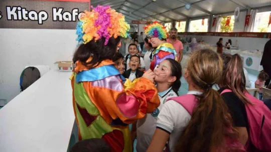 Kumbaraya bağışlanan kitaplarla bir okula kütüphane yapılacak