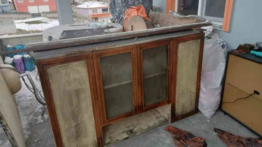 Kundakçıların gece vakti girip yaktığı ev küle döndü