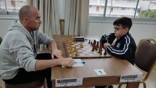 Kupa koleksiyoneri...Satrançta dünyanın şampiyonu oldu, teklif yağıyor